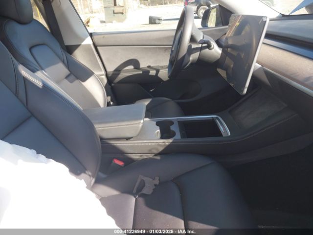 Photo 4 VIN: 7SAYGDEF3NF464527 - TESLA MODEL Y 