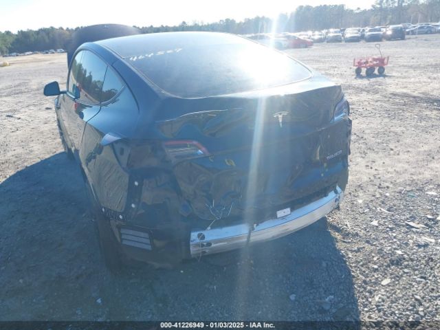 Photo 5 VIN: 7SAYGDEF3NF464527 - TESLA MODEL Y 