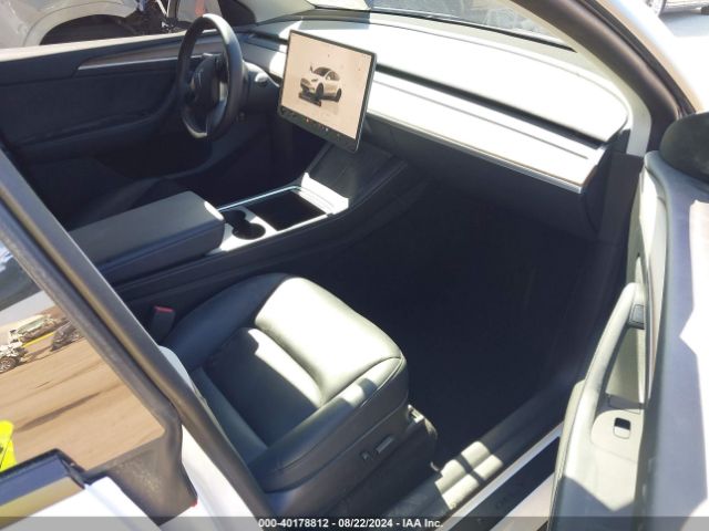 Photo 4 VIN: 7SAYGDEF3NF547441 - TESLA MODEL Y 