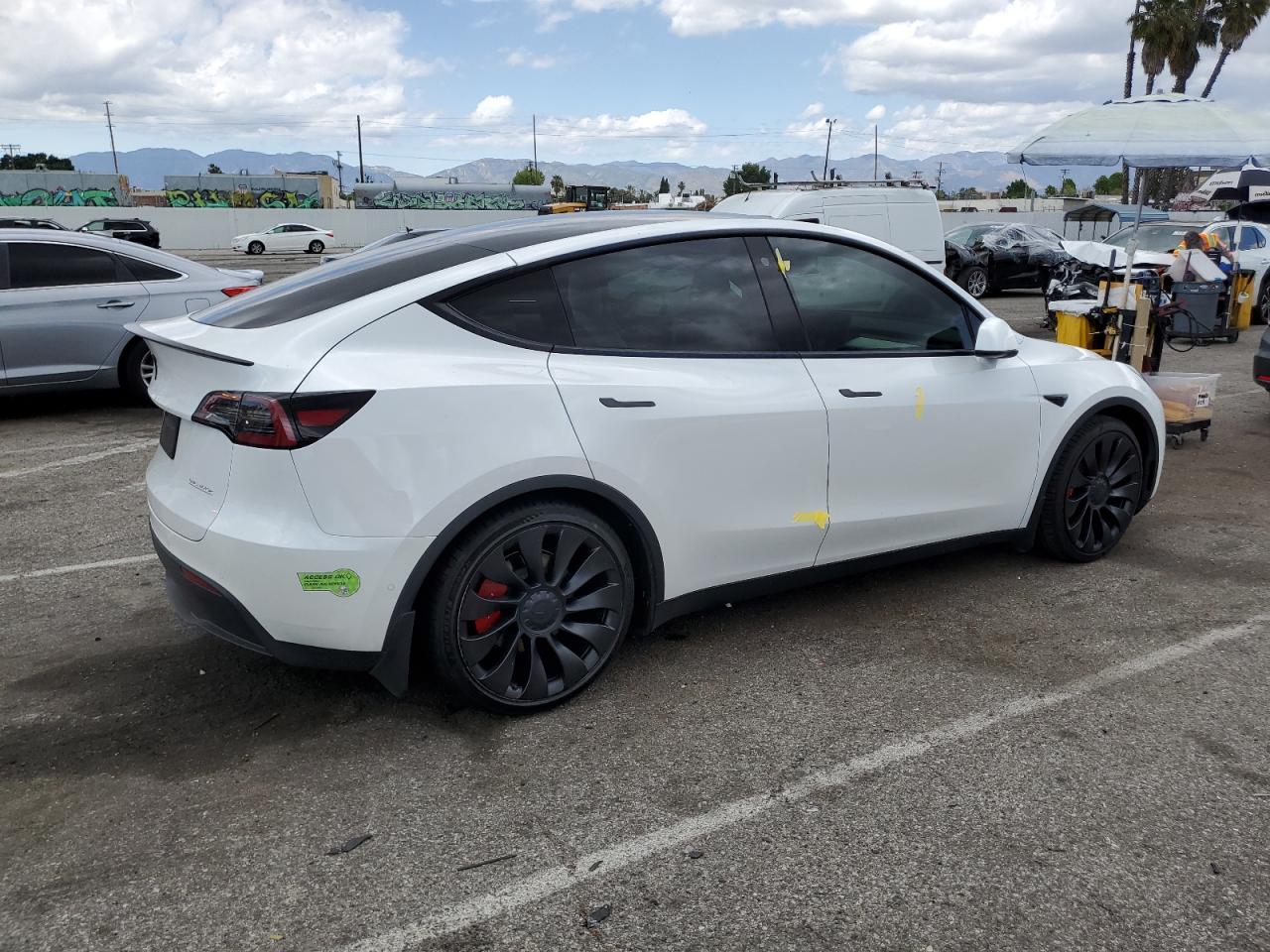 Photo 2 VIN: 7SAYGDEF3NF559038 - TESLA MODEL Y 