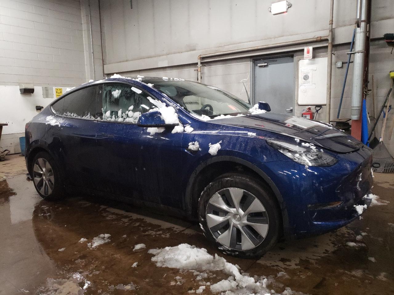 Photo 3 VIN: 7SAYGDEF3PA049711 - TESLA MODEL Y 