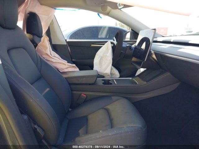 Photo 4 VIN: 7SAYGDEF3PF878734 - TESLA MODEL Y 