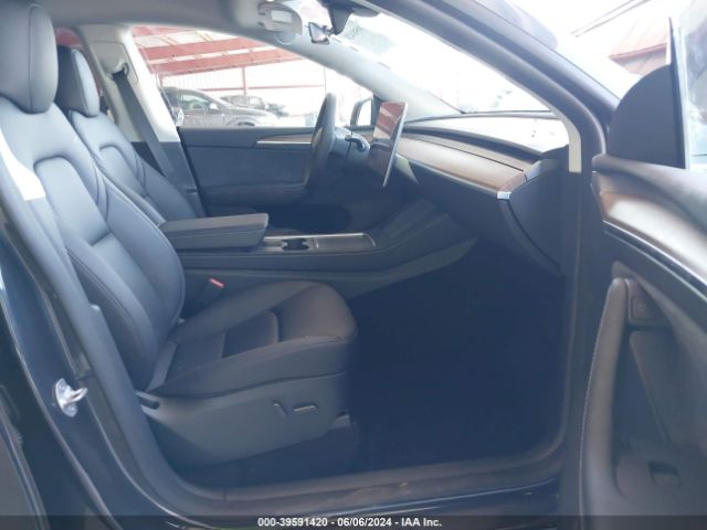 Photo 4 VIN: 7SAYGDEF3RF022191 - TESLA MODEL Y 