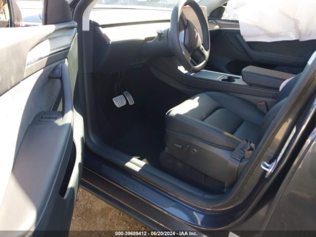 Photo 4 VIN: 7SAYGDEF3RF068328 - TESLA MODEL Y 