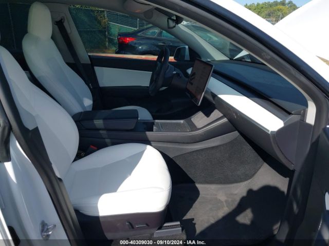 Photo 4 VIN: 7SAYGDEF4NF378255 - TESLA MODEL Y 