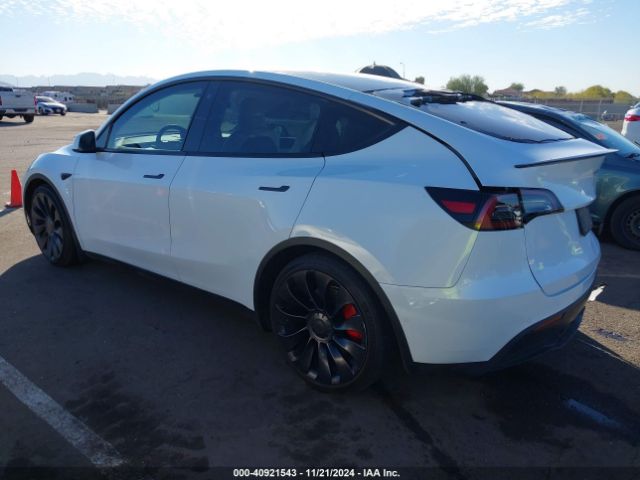 Photo 2 VIN: 7SAYGDEF4NF452693 - TESLA MODEL Y 