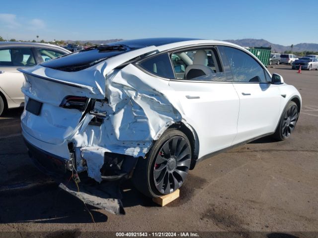 Photo 3 VIN: 7SAYGDEF4NF452693 - TESLA MODEL Y 