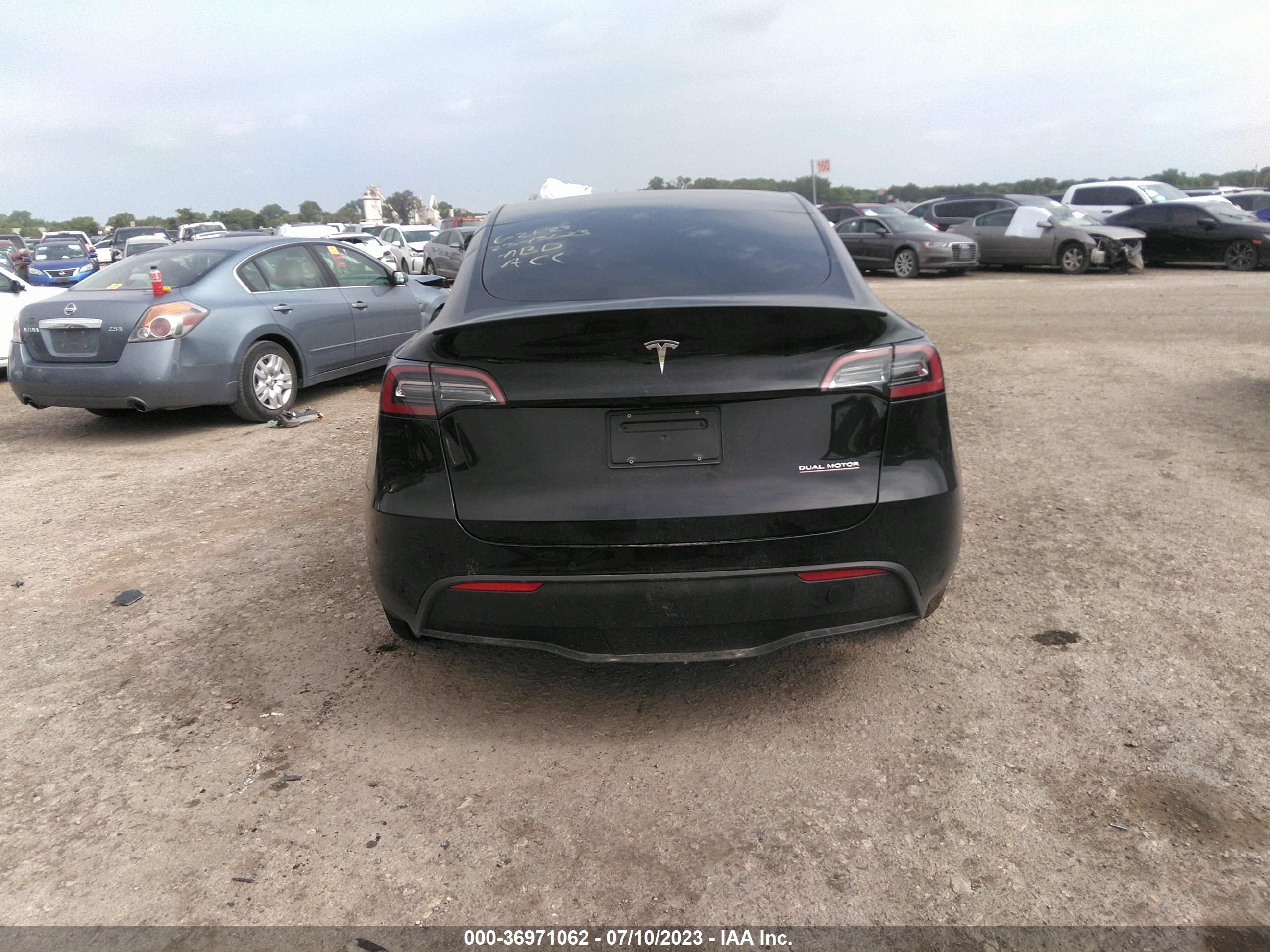 Photo 13 VIN: 7SAYGDEF4NF502444 - TESLA MODEL Y 