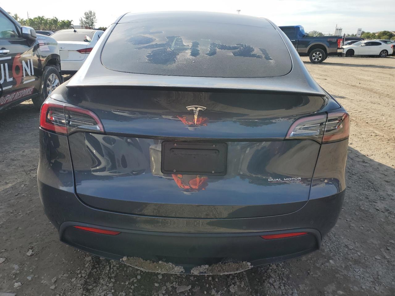 Photo 5 VIN: 7SAYGDEF4NF530678 - TESLA MODEL Y 