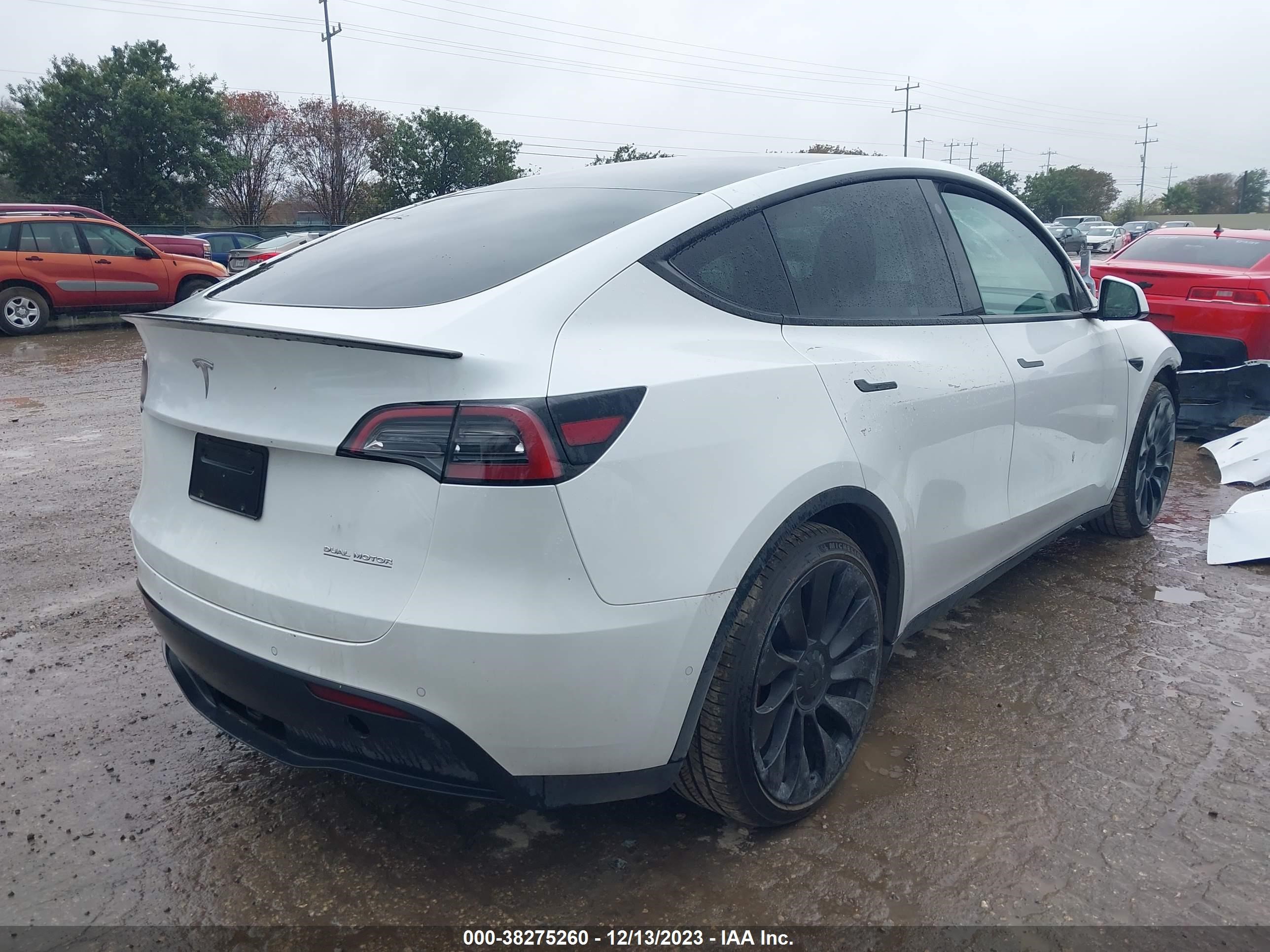 Photo 3 VIN: 7SAYGDEF5NF337570 - TESLA MODEL Y 