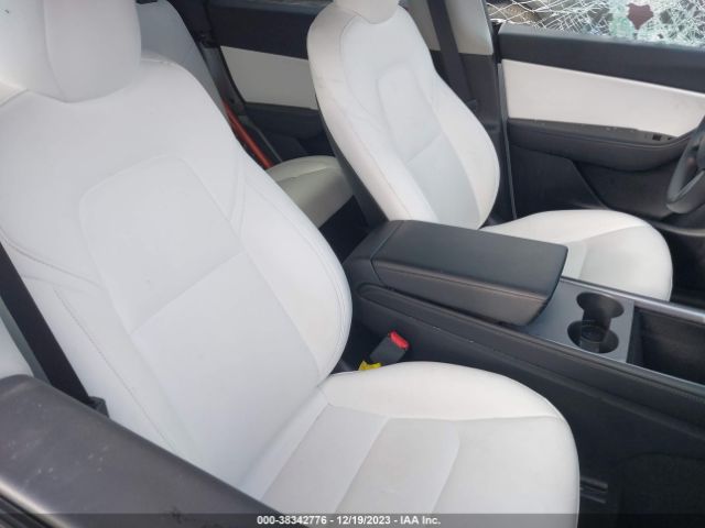 Photo 4 VIN: 7SAYGDEF5NF407021 - TESLA MODEL Y 