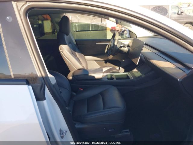 Photo 4 VIN: 7SAYGDEF5NF516921 - TESLA MODEL Y 