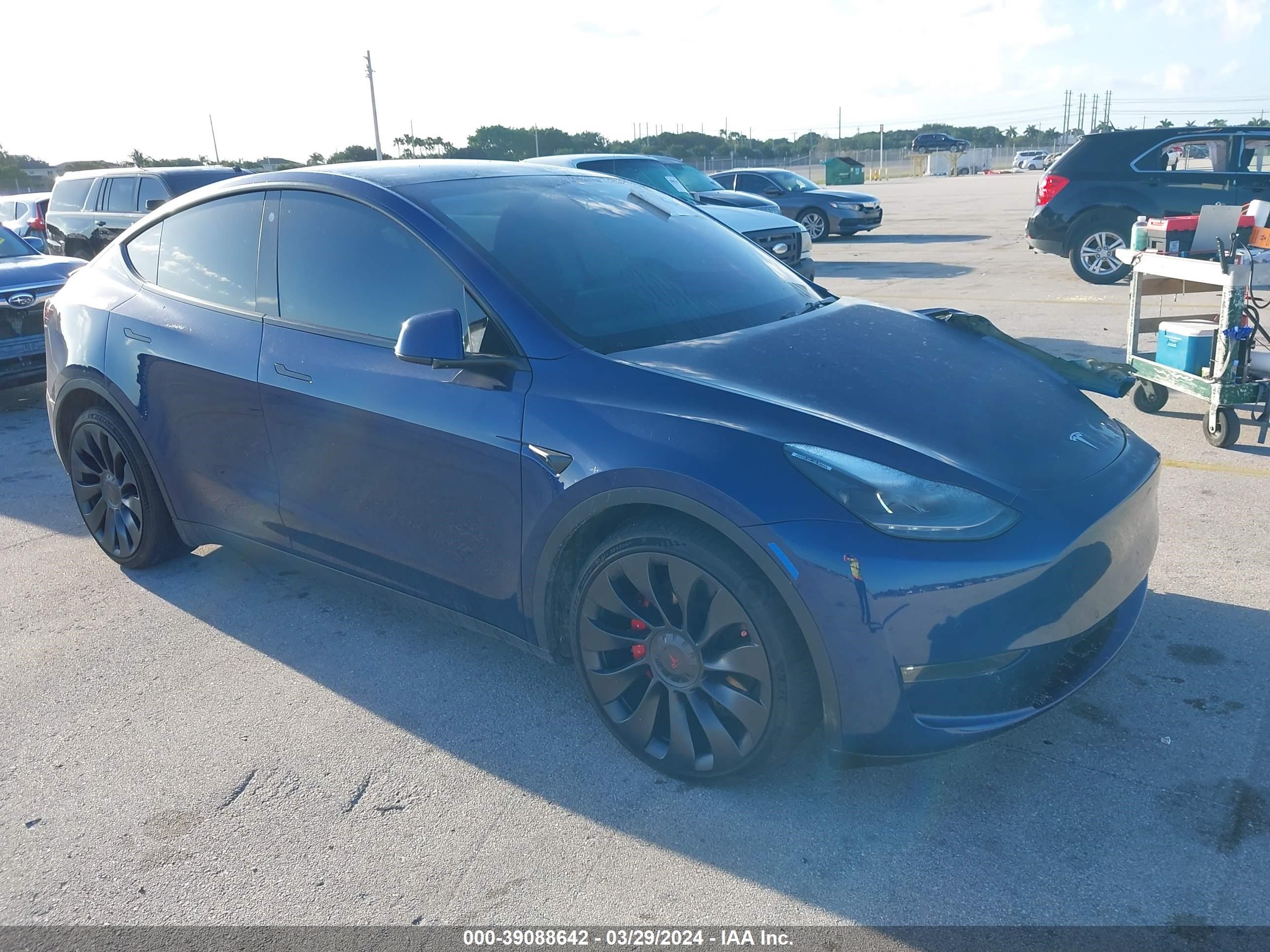 Photo 0 VIN: 7SAYGDEF5NF521522 - TESLA MODEL Y 