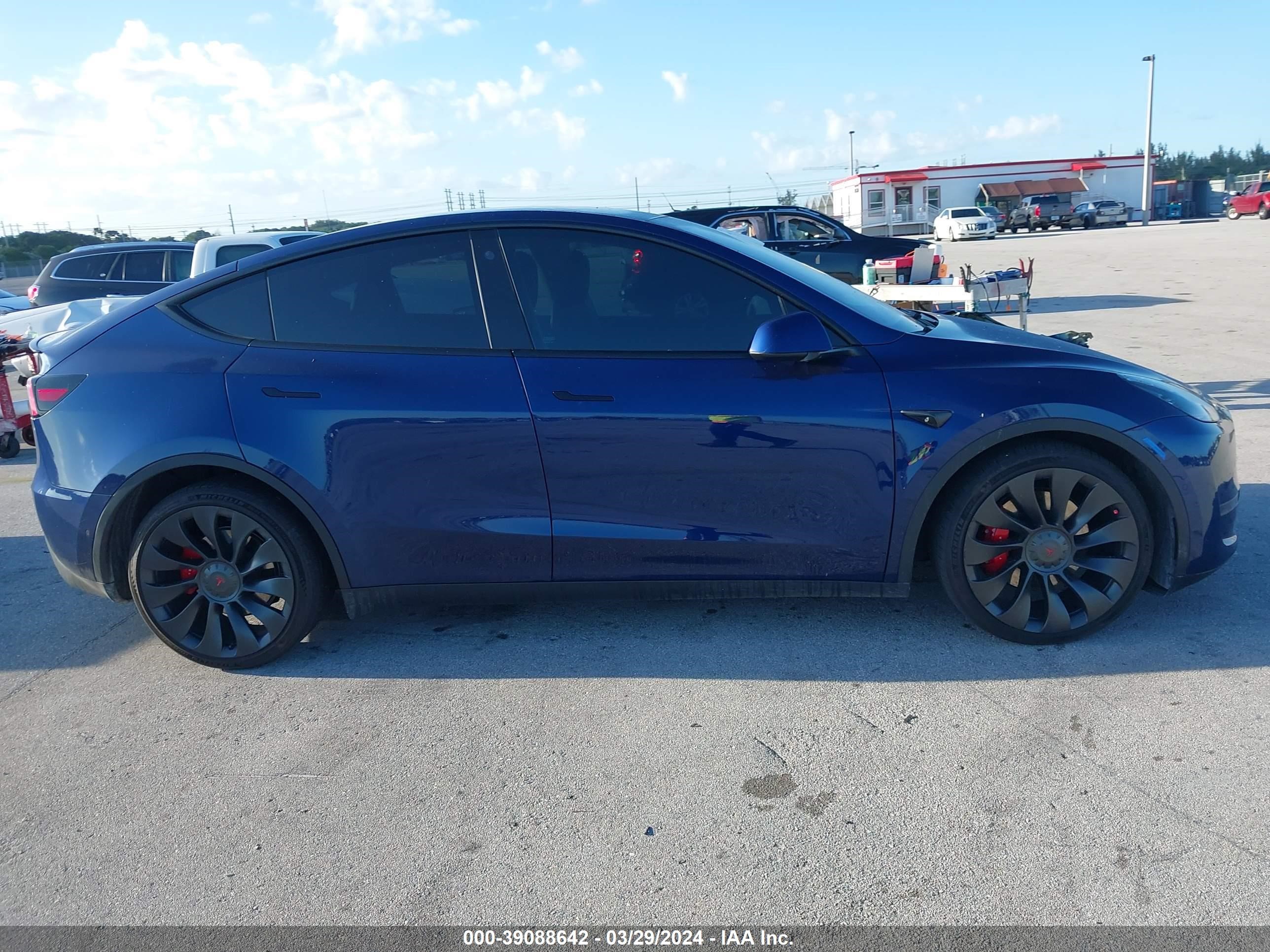 Photo 12 VIN: 7SAYGDEF5NF521522 - TESLA MODEL Y 