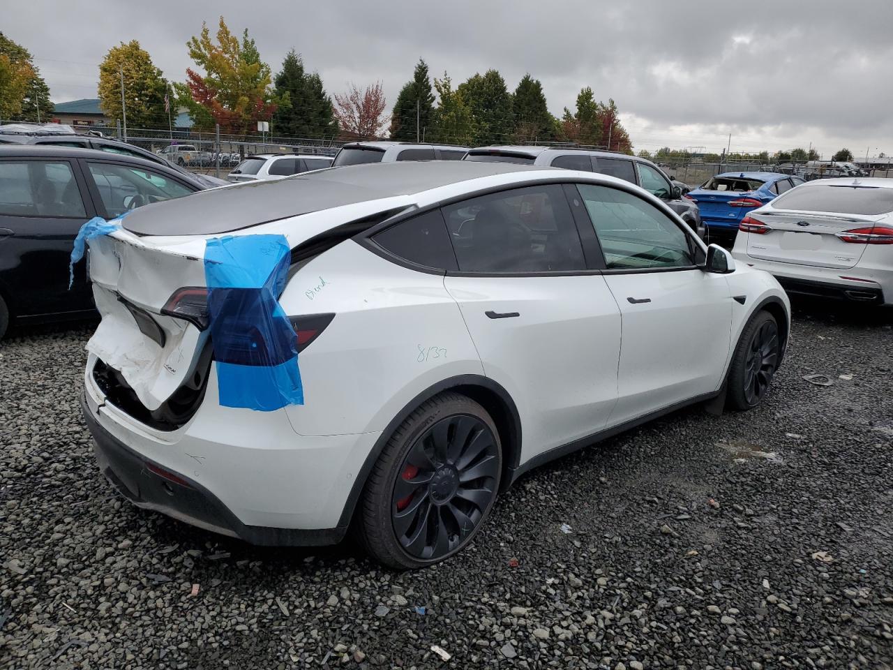 Photo 2 VIN: 7SAYGDEF5NF539471 - TESLA MODEL Y 