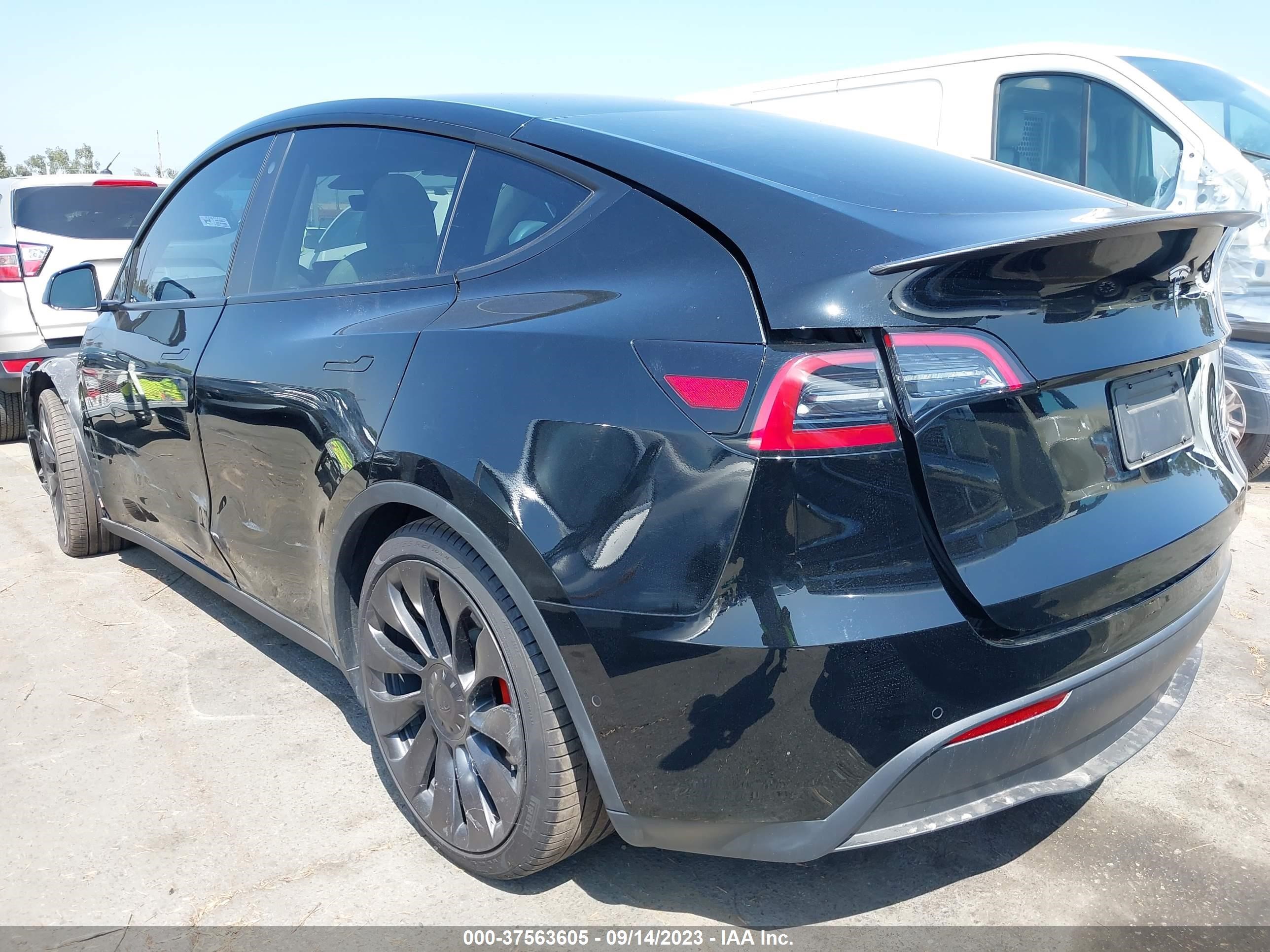 Photo 2 VIN: 7SAYGDEF5NF574690 - TESLA MODEL Y 