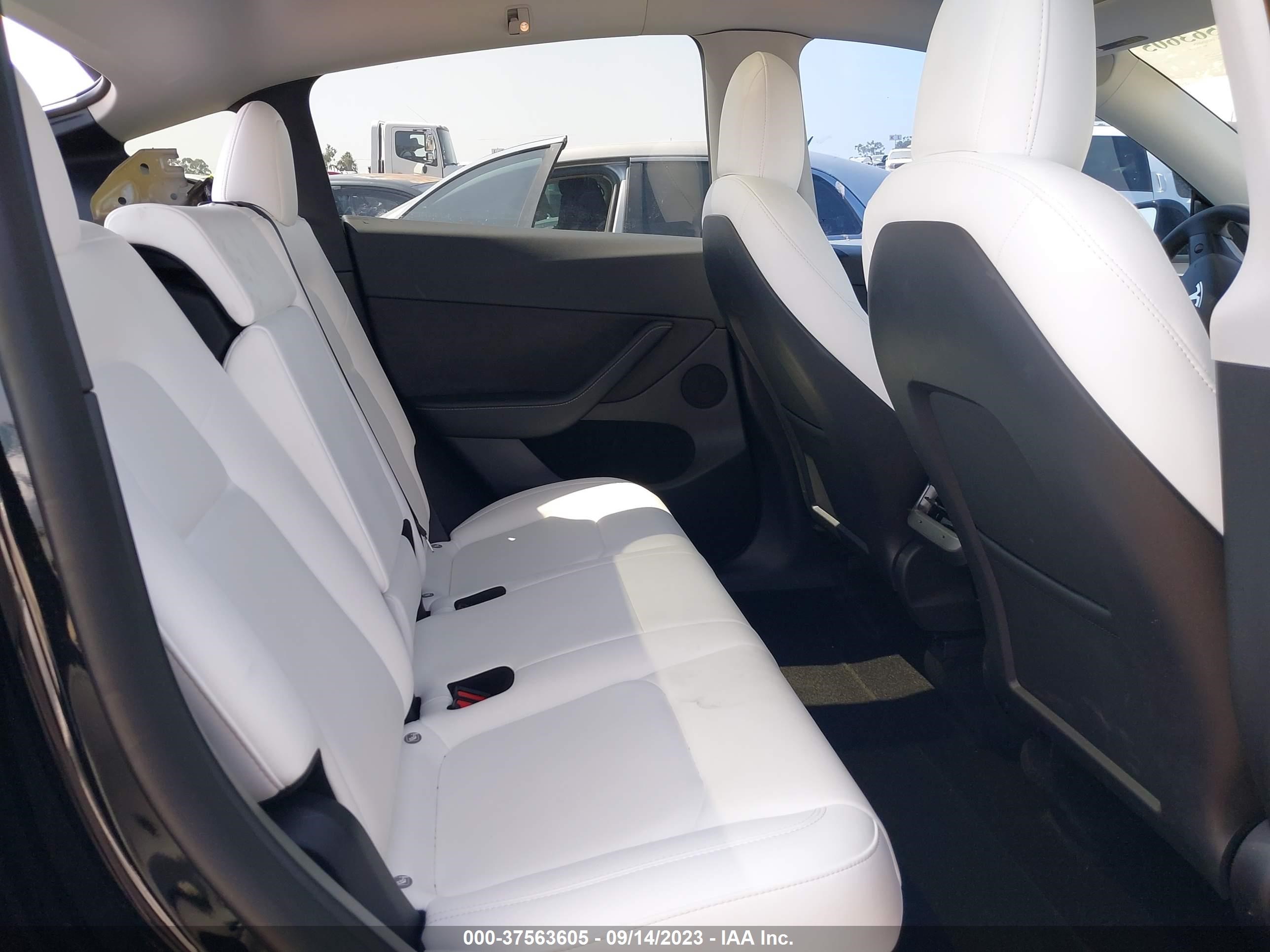 Photo 7 VIN: 7SAYGDEF5NF574690 - TESLA MODEL Y 