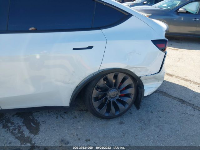 Photo 5 VIN: 7SAYGDEF5PF701800 - TESLA MODEL Y 