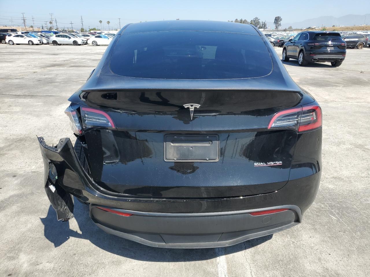 Photo 5 VIN: 7SAYGDEF5PF755081 - TESLA MODEL Y 