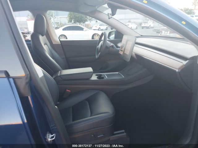 Photo 4 VIN: 7SAYGDEF6NF408887 - TESLA MODEL Y 