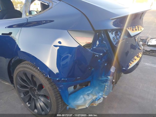 Photo 5 VIN: 7SAYGDEF6NF408887 - TESLA MODEL Y 