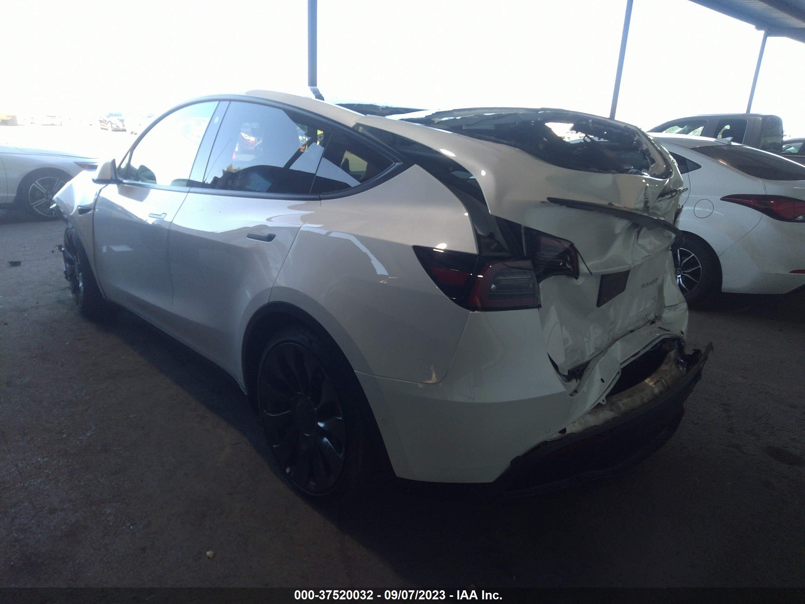 Photo 2 VIN: 7SAYGDEF6NF410560 - TESLA MODEL Y 