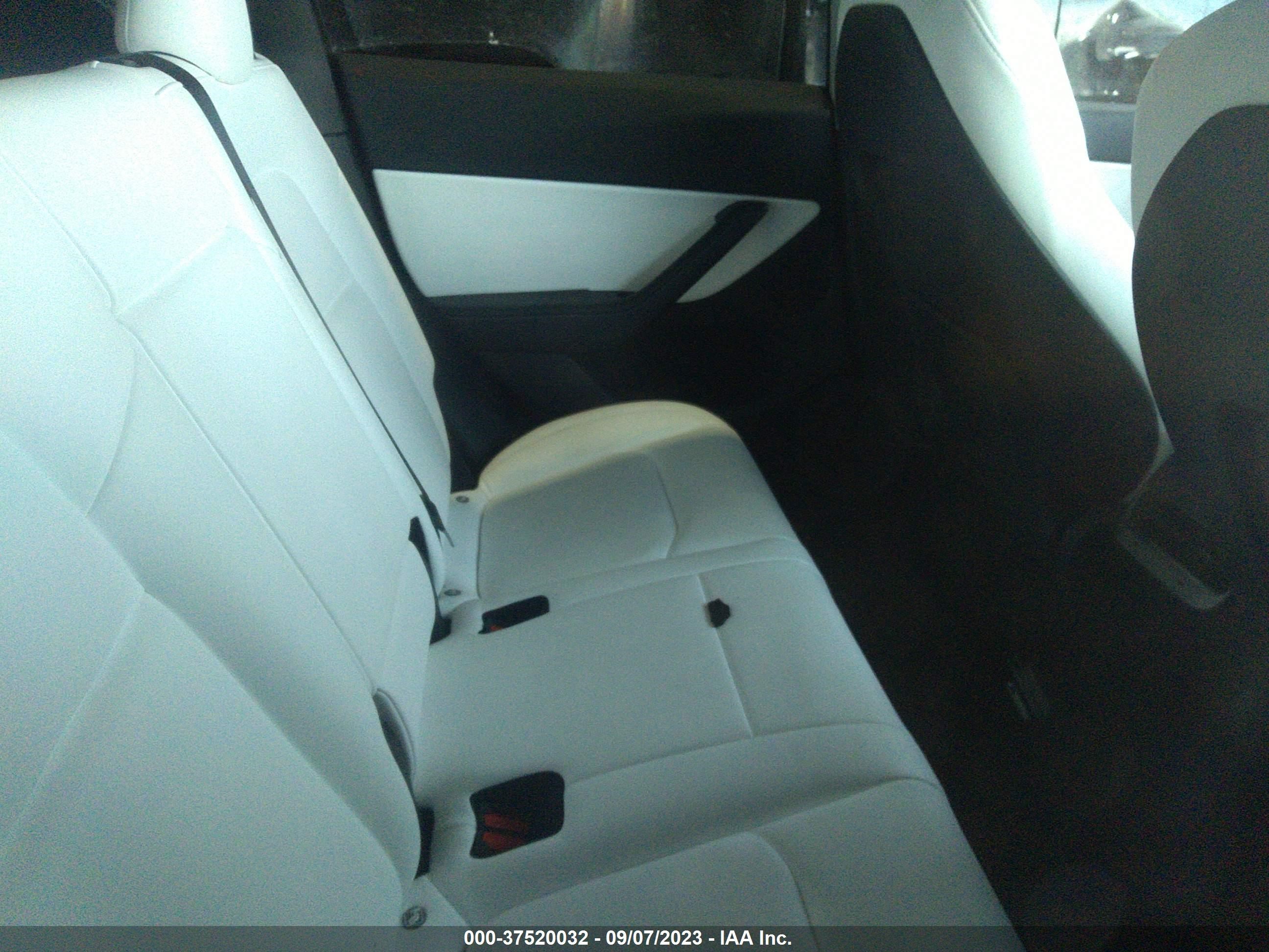 Photo 7 VIN: 7SAYGDEF6NF410560 - TESLA MODEL Y 