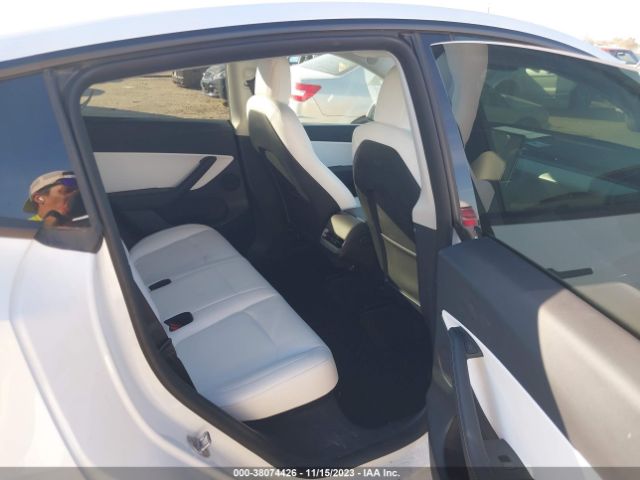 Photo 7 VIN: 7SAYGDEF6NF455384 - TESLA MODEL Y 