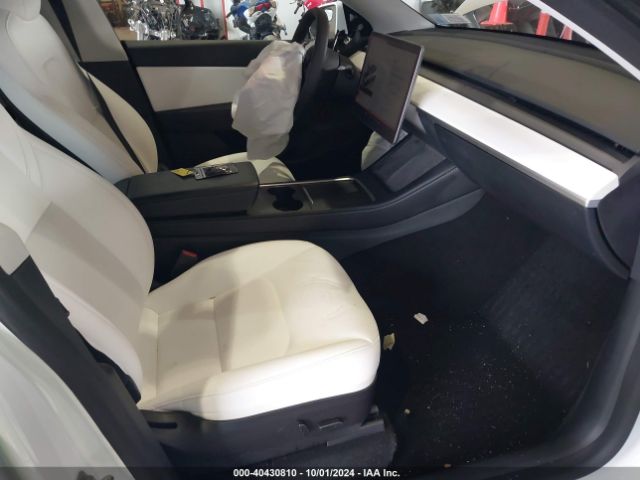 Photo 4 VIN: 7SAYGDEF6NF457412 - TESLA MODEL Y 