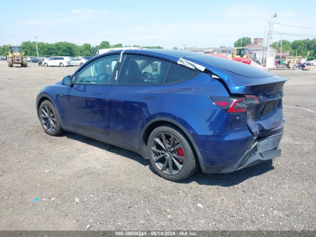 Photo 2 VIN: 7SAYGDEF6NF544520 - TESLA MODEL Y 