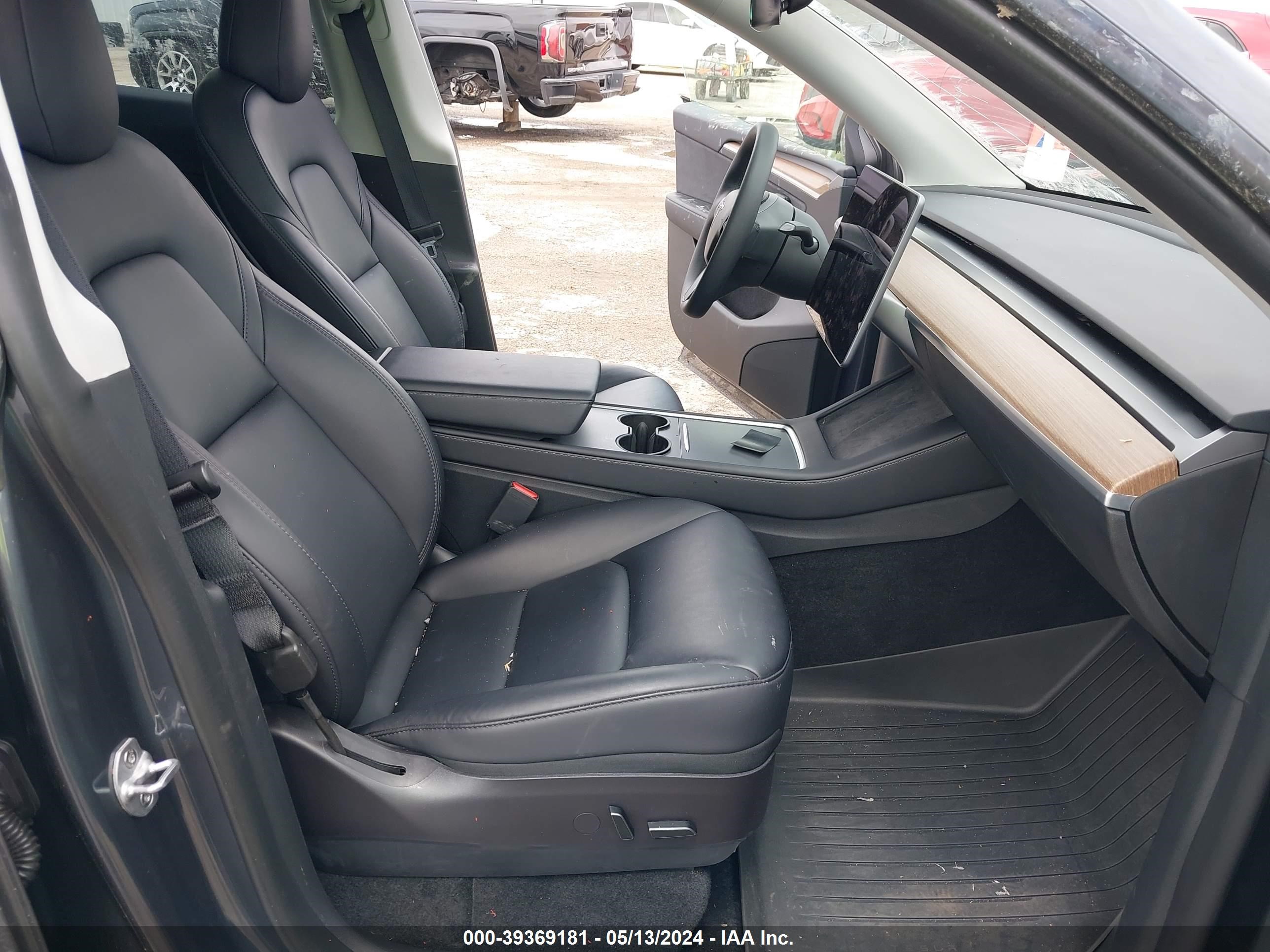 Photo 4 VIN: 7SAYGDEF6NF545974 - TESLA MODEL Y 