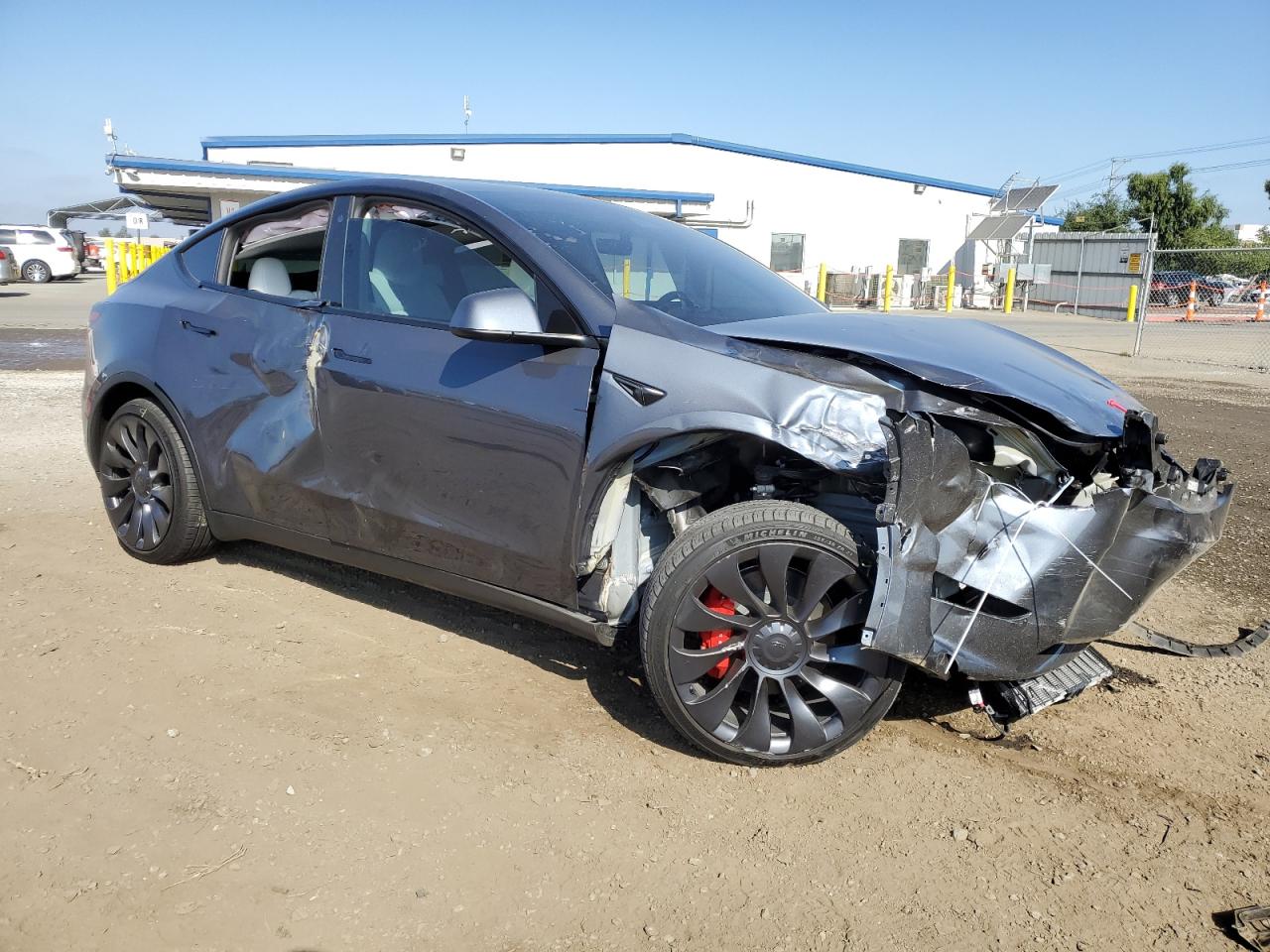 Photo 3 VIN: 7SAYGDEF6PF700882 - TESLA MODEL Y 