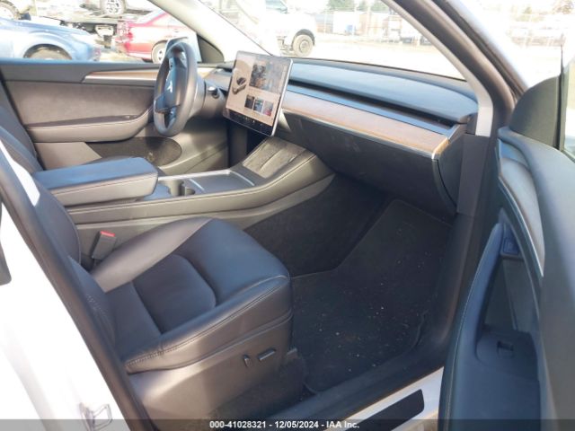 Photo 4 VIN: 7SAYGDEF6PF715771 - TESLA MODEL Y 