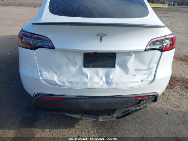 Photo 5 VIN: 7SAYGDEF6PF715771 - TESLA MODEL Y 