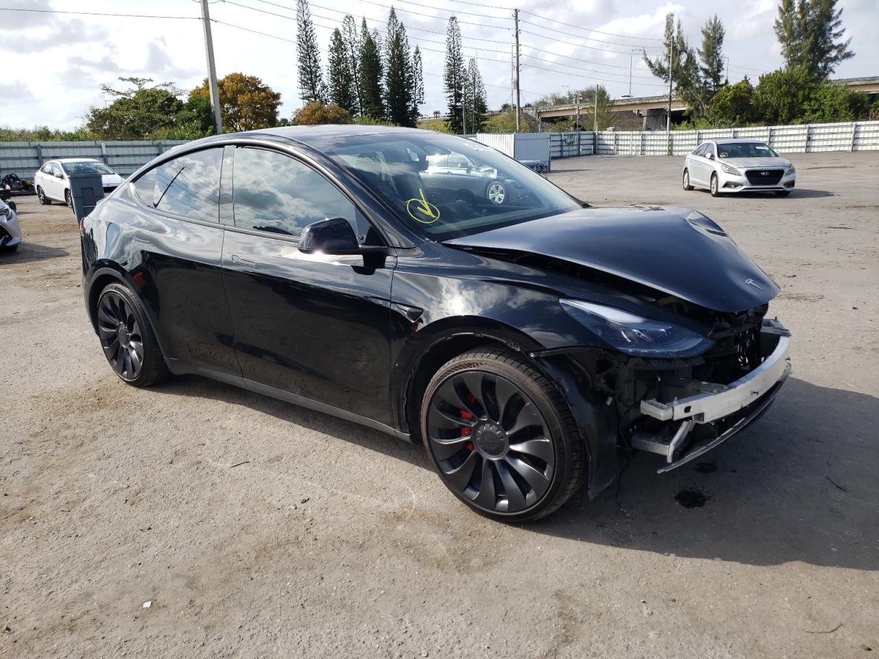 Photo 3 VIN: 7SAYGDEF6PF784105 - TESLA MODEL Y 