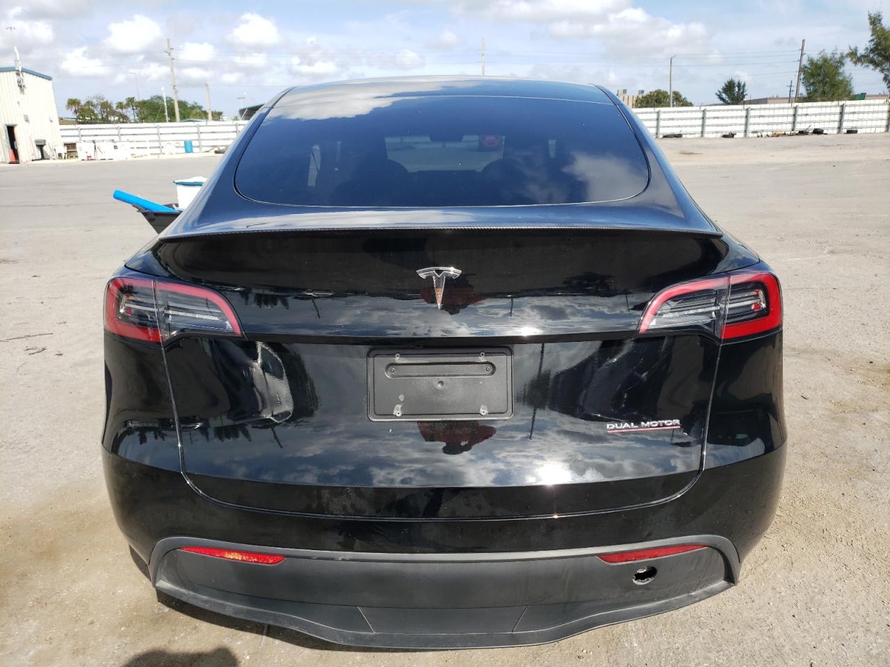 Photo 5 VIN: 7SAYGDEF6PF784105 - TESLA MODEL Y 