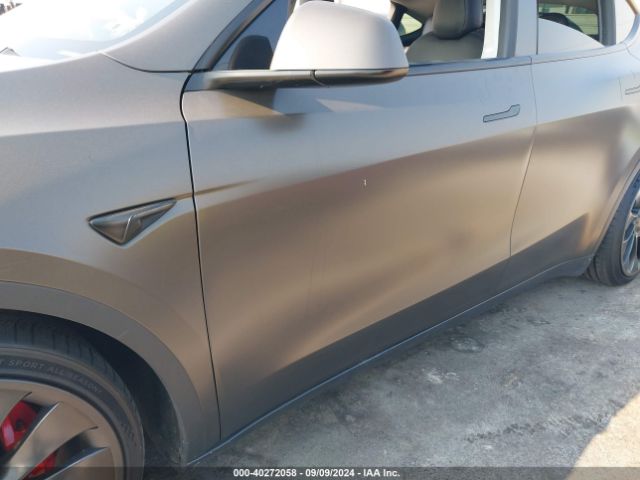 Photo 5 VIN: 7SAYGDEF7NF405206 - TESLA MODEL Y 