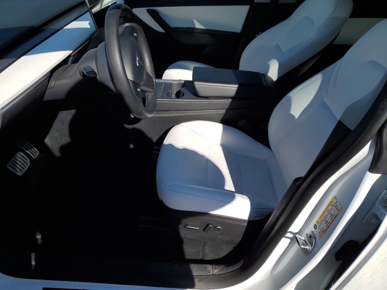 Photo 6 VIN: 7SAYGDEF7NF462974 - TESLA MODEL Y 