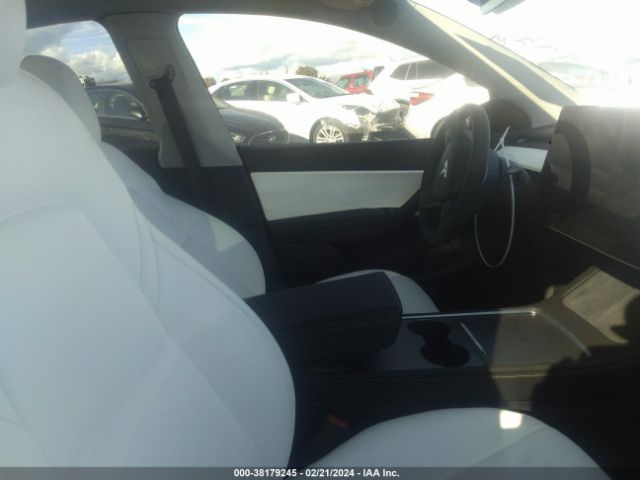 Photo 4 VIN: 7SAYGDEF7NF488569 - TESLA MODEL Y 