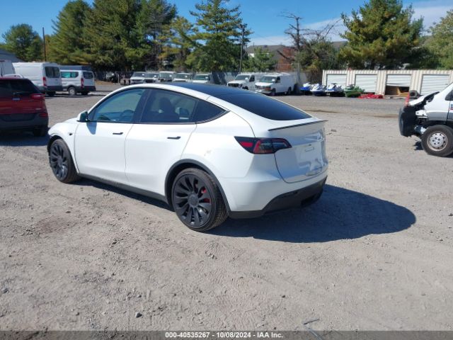 Photo 2 VIN: 7SAYGDEF7PF795436 - TESLA MODEL Y 