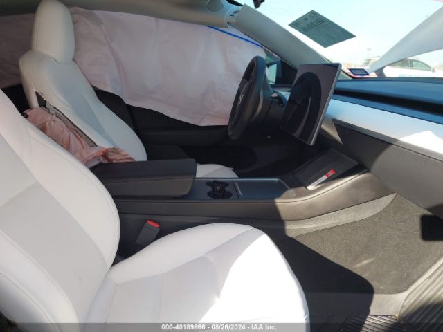 Photo 4 VIN: 7SAYGDEF7PF967903 - TESLA MODEL Y 