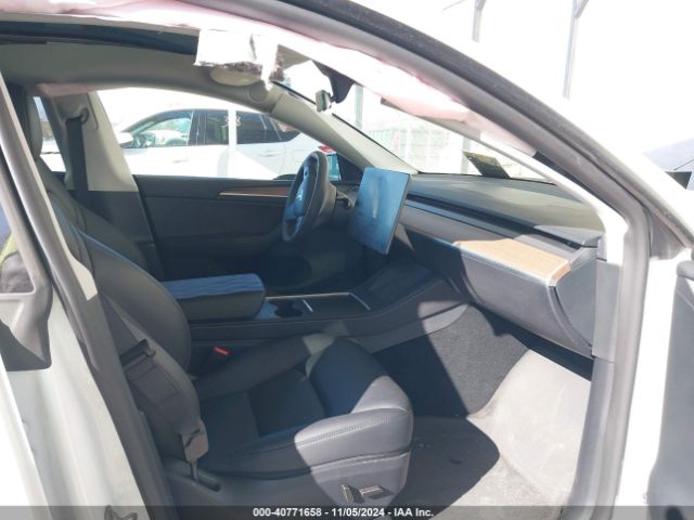 Photo 4 VIN: 7SAYGDEF7RF036501 - TESLA MODEL Y 