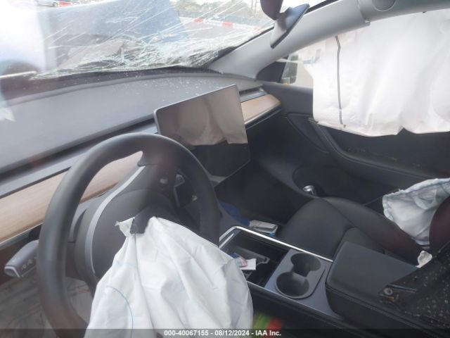 Photo 6 VIN: 7SAYGDEF8NF327714 - TESLA MODEL Y 