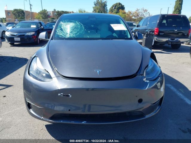 Photo 9 VIN: 7SAYGDEF8NF398556 - TESLA MODEL Y 