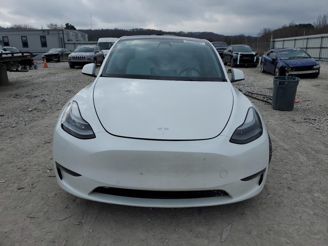 Photo 4 VIN: 7SAYGDEF8NF405098 - TESLA MODEL Y 