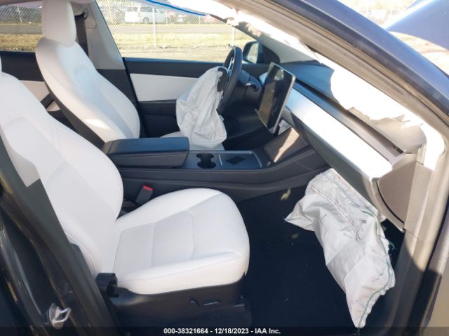 Photo 4 VIN: 7SAYGDEF8NF461073 - TESLA MODEL Y 