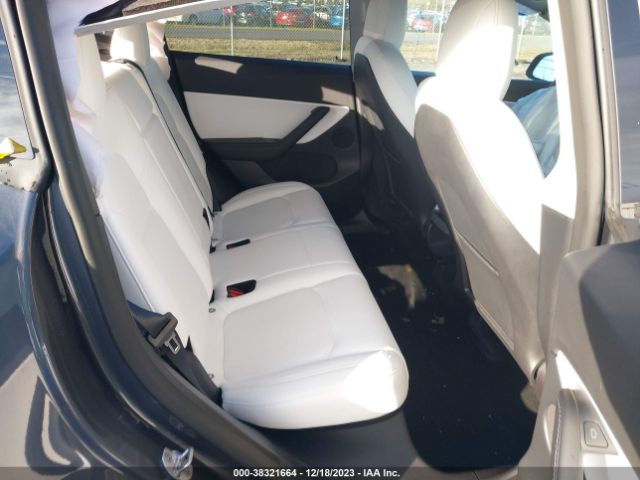 Photo 7 VIN: 7SAYGDEF8NF461073 - TESLA MODEL Y 