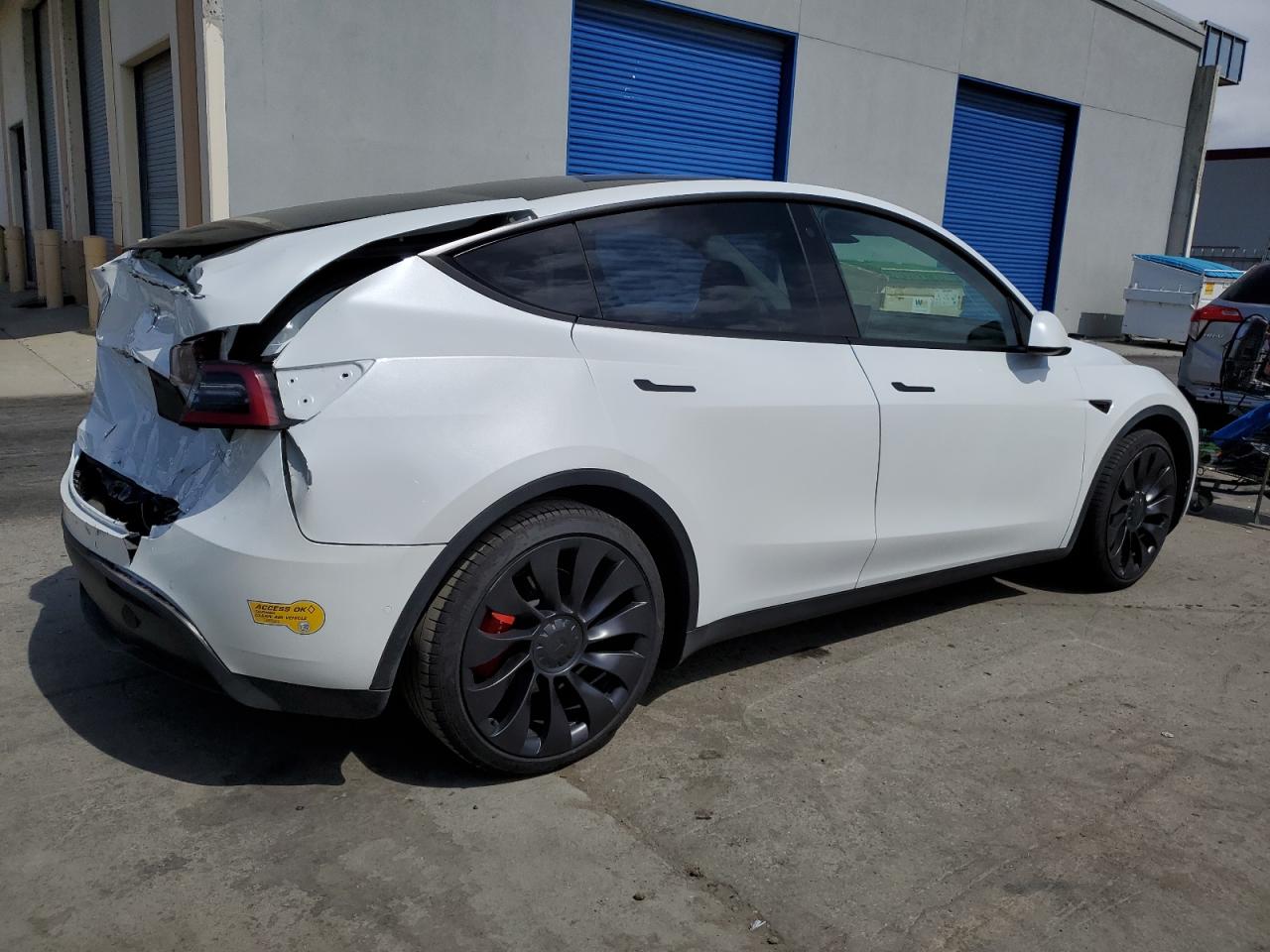 Photo 2 VIN: 7SAYGDEF8NF467763 - TESLA MODEL Y 