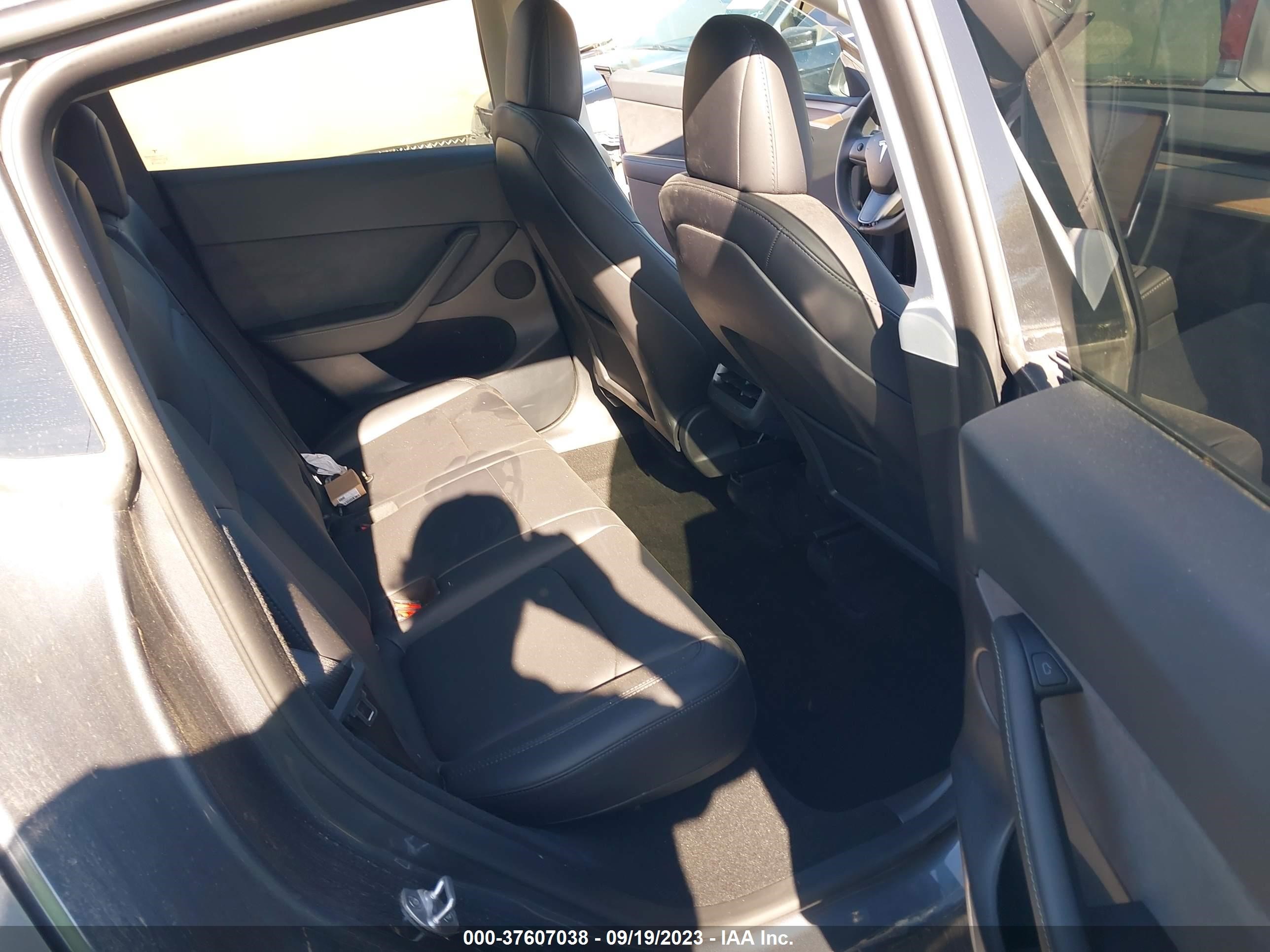 Photo 7 VIN: 7SAYGDEF8PF602002 - TESLA MODEL Y 