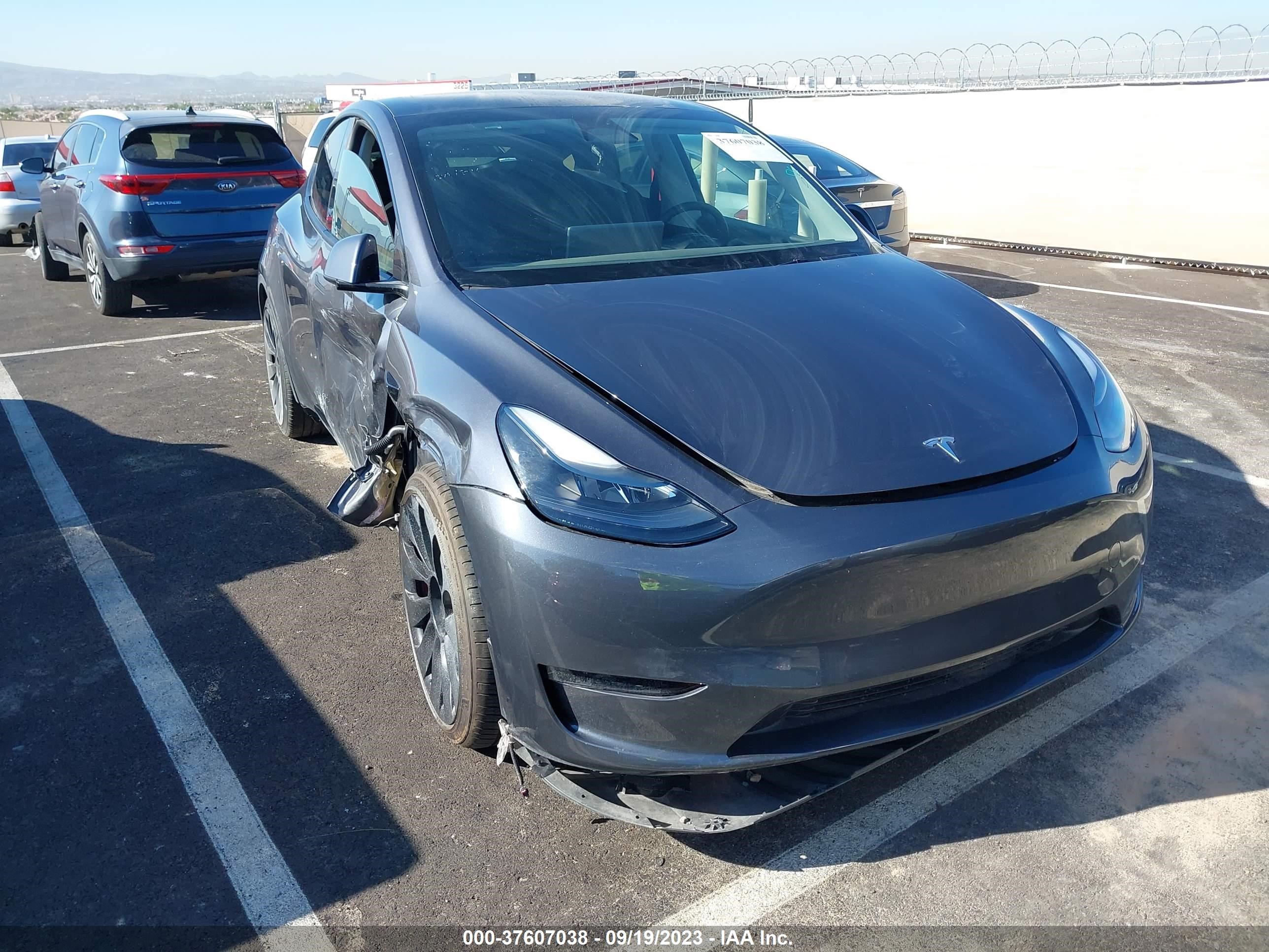 Photo 9 VIN: 7SAYGDEF8PF602002 - TESLA MODEL Y 